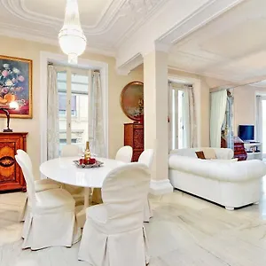 Luxury To Spanish Steps , Rome Italy